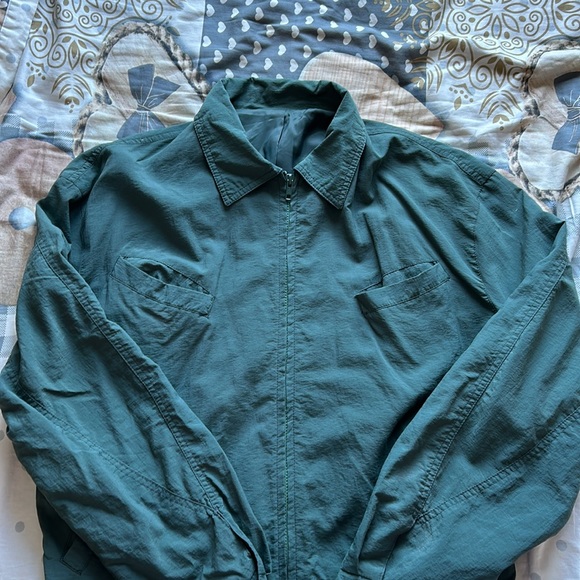 green windbreaker - Picture 2 of 5